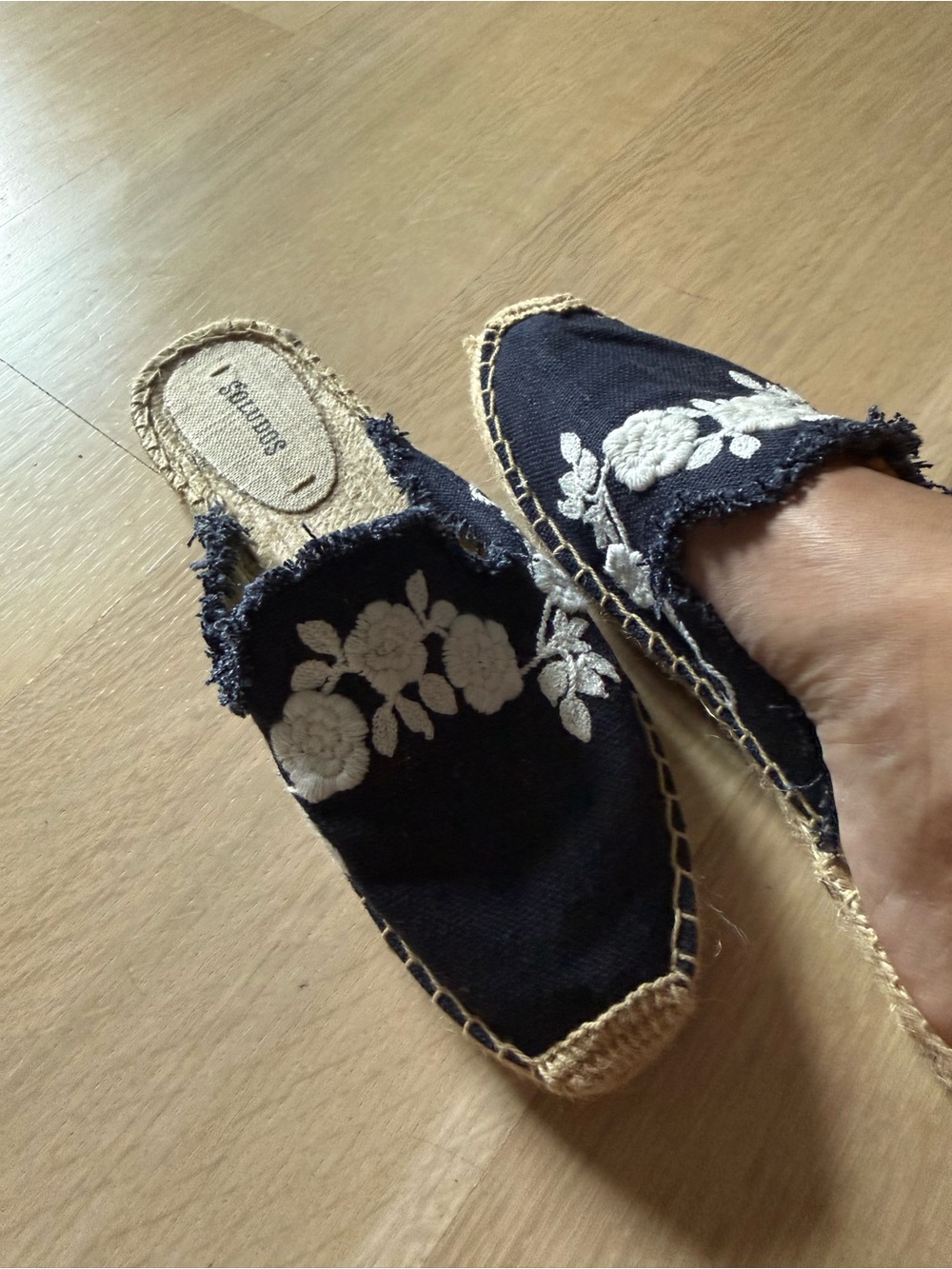 Soludos Espadrille Slide Mules with White Floral Embroidery - Women